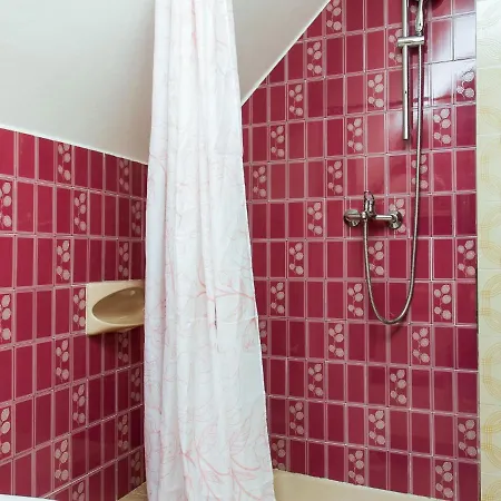 Violette Apartment